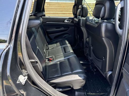 Used 2017 Jeep Grand Cherokee Overland AWD/4WD image 11