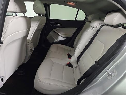 Used 2016 Mercedes-Benz GLA 250 GLA 250 image 15