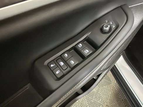 Used 2023 Jeep Grand Cherokee 4WD 4xe w/ Luxury Tech Group II image 13