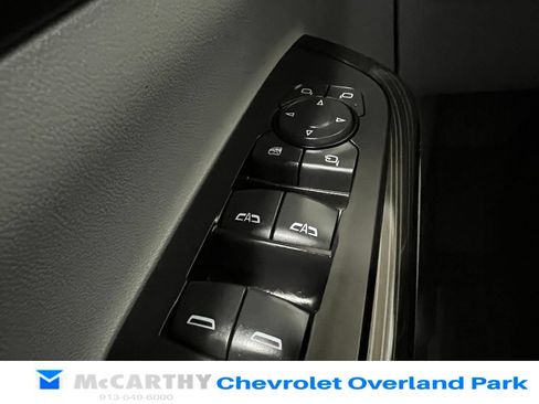 Used 2021 GMC Acadia SLT w/ Technology Package FWD image 16