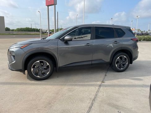 Certified 2024 Nissan Rogue SV FWD image 4