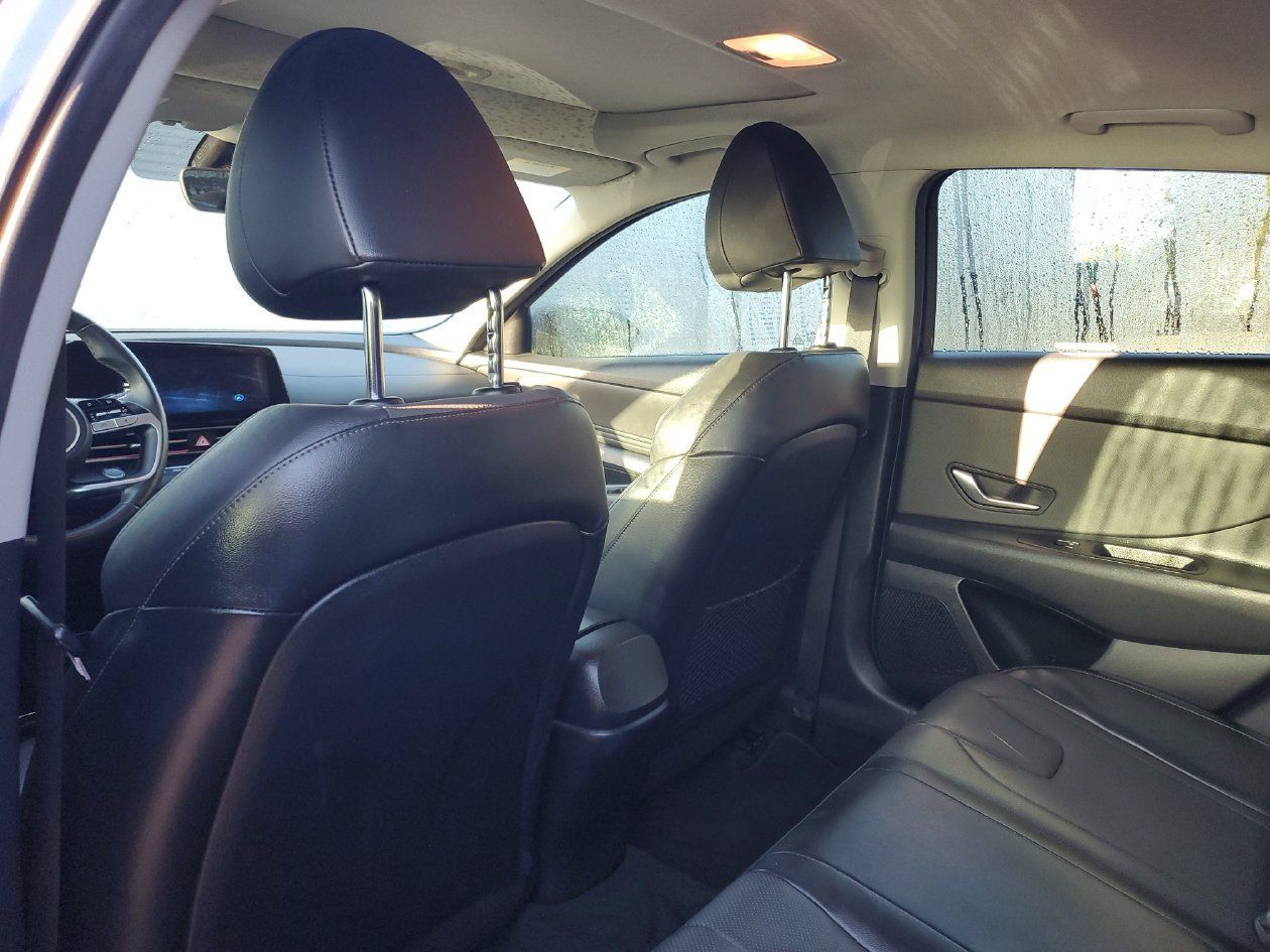 Used 2023 Hyundai Elantra Limited FWD image 10