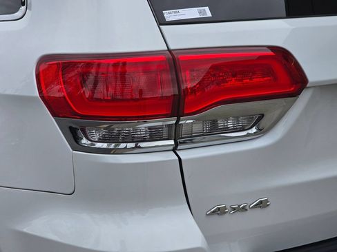 Used 2015 Jeep Grand Cherokee Overland AWD/4WD image 46