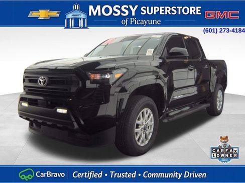 Used 2025 Toyota Tacoma SR5 RWD image 1
