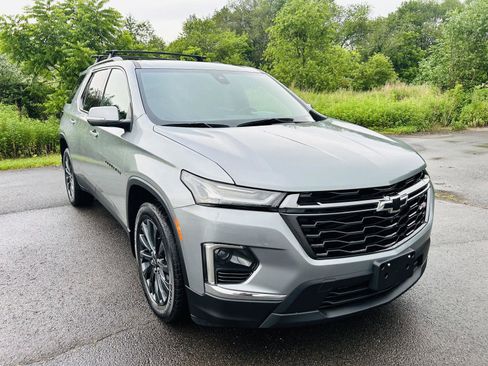 Used 2023 Chevrolet Traverse RS image 13