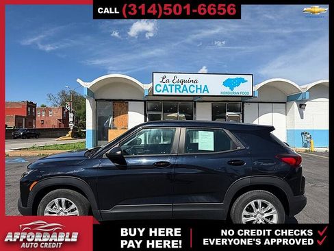 Used 2021 Chevrolet TrailBlazer LS image 2