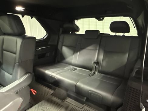 Used 2025 Toyota Sequoia Platinum AWD/4WD image 22