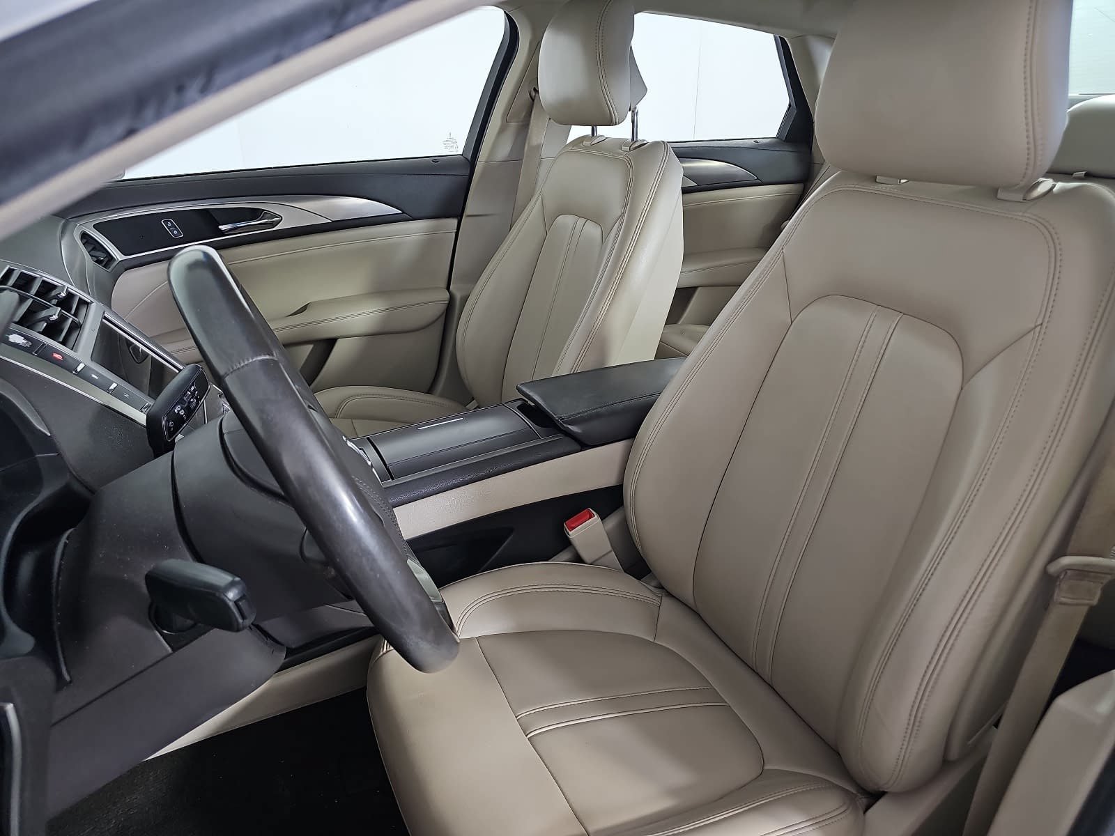 Used 2019 Lincoln MKZ Premiere FWD image 14