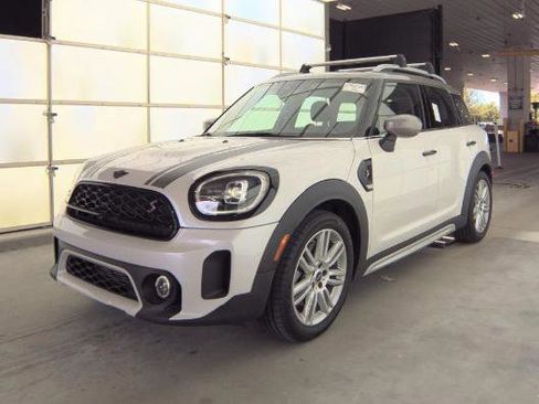 Used 2024 MINI Cooper Countryman S w/ Premium Package FWD image 1