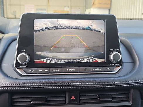 Used 2024 Nissan Rogue S AWD/4WD image 20
