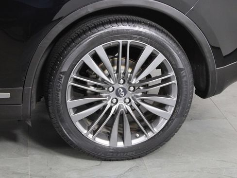 Used 2017 INFINITI QX70 AWD w/ Limited Package image 14
