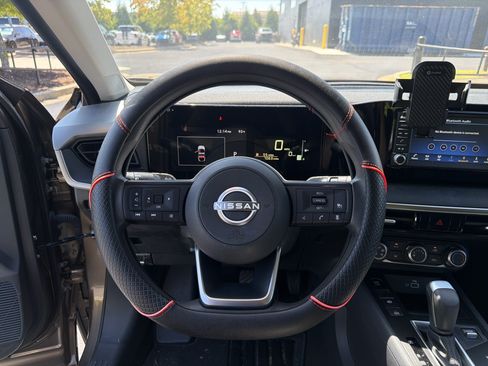 Used 2025 Nissan Kicks S FWD image 16