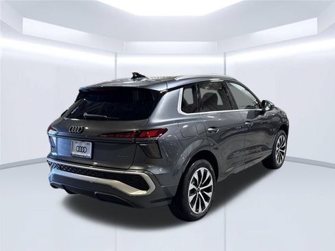 New 2026 Audi Q3 quattro 2.0T AWD/4WD image 5