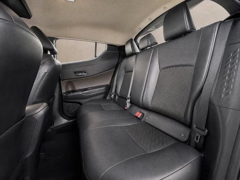 Used 2020 Toyota C-HR Limited FWD image 10