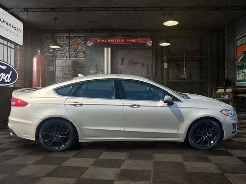 Certified 2019 Ford Fusion SE w/ Equipment Group 151A image 7