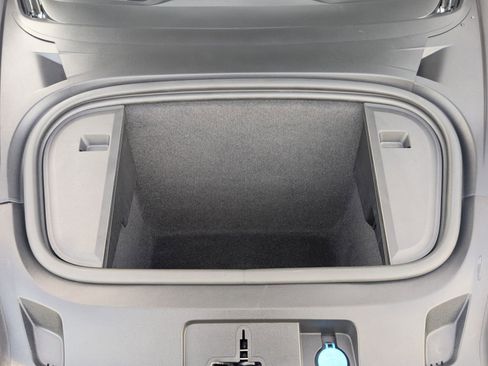 Certified 2023 Porsche Taycan image 27