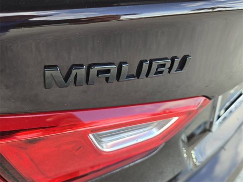 Used 2021 Chevrolet Malibu RS image 14