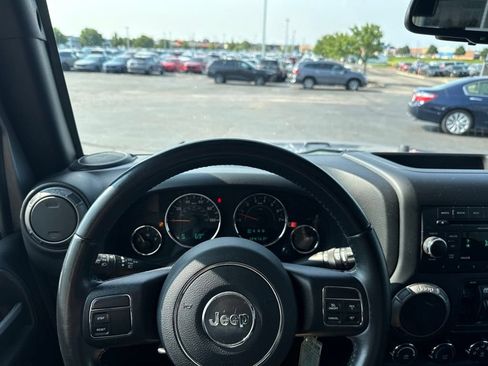 Used 2018 Jeep Wrangler Unlimited Sport S AWD/4WD image 11