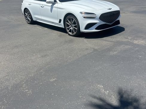 Used 2025 Genesis G70 2.5T RWD image 5