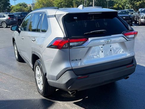 Used 2020 Toyota RAV4 XLE w/ Convenience Package AWD/4WD image 5