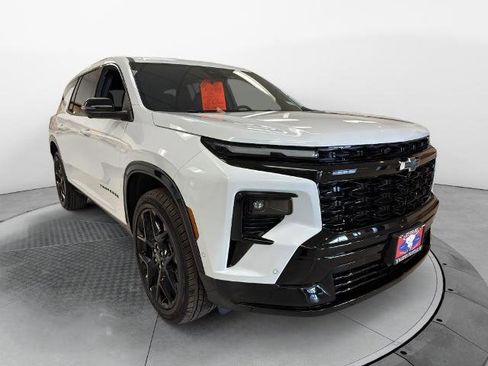 New 2026 Chevrolet Traverse RS w/ LPO, Floor Liner Package image 3