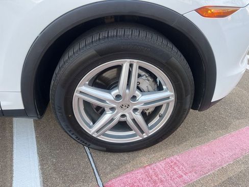 Used 2014 Porsche Cayenne S image 12