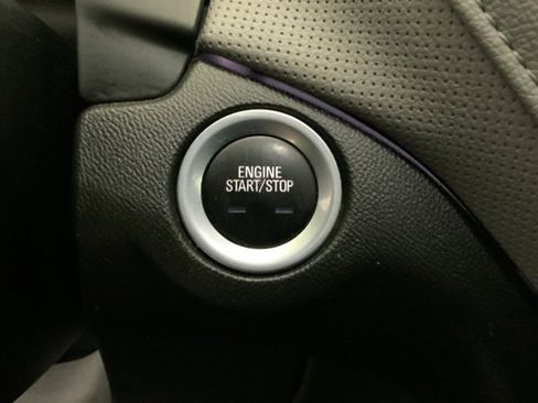 Used 2018 Chevrolet Equinox Premier image 19