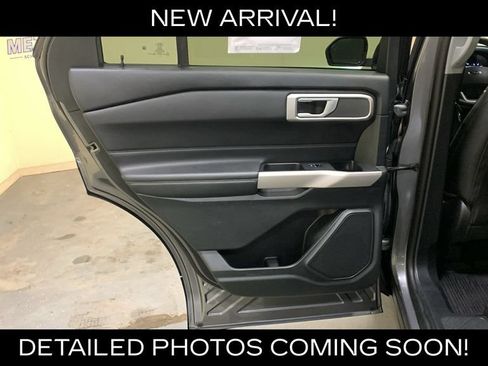 Used 2023 Ford Explorer XLT AWD/4WD image 23