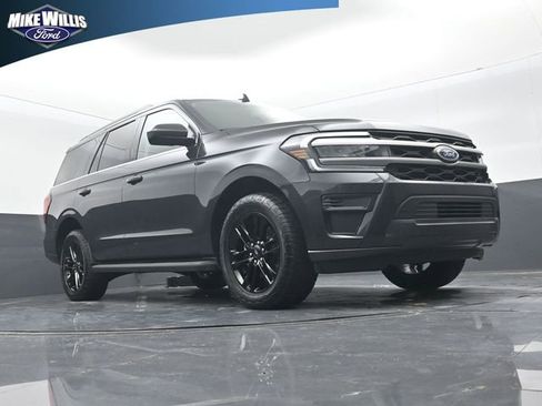 Used 2024 Ford Expedition XLT RWD image 17