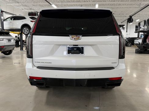Certified 2024 Cadillac Escalade ESV Sport w/ Touring Package AWD/4WD image 10