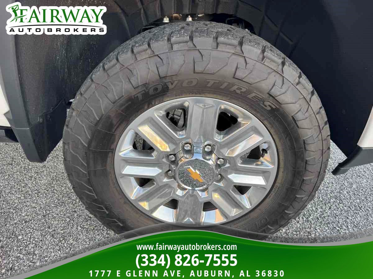 Used 2025 Chevrolet Silverado 2500 High Country w/ Technology Package AWD/4WD image 34