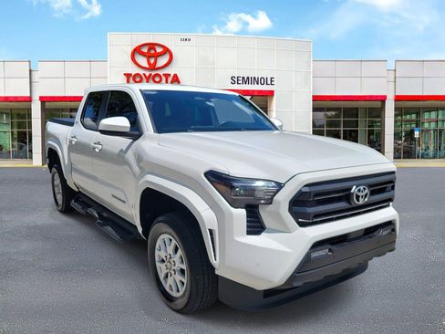 Used 2024 Toyota Tacoma SR5 w/ SR5 Upgrade Package RWD image 2