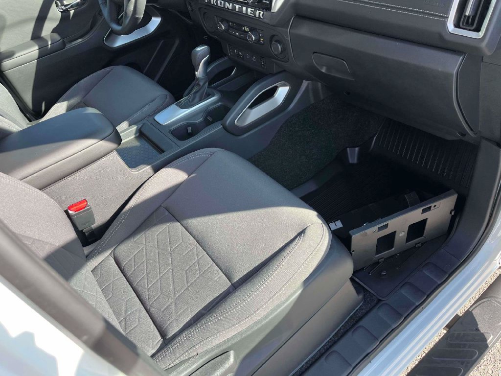 Used 2026 Nissan Frontier SV w/ All-Weather Content Package RWD image 10