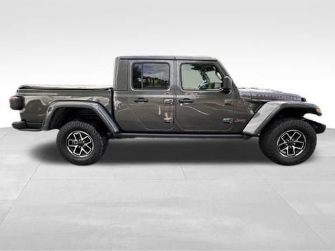 Used 2025 Jeep Gladiator Rubicon AWD/4WD image 8