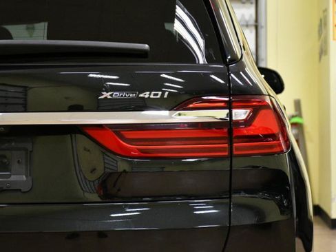 Used 2022 BMW X7 xDrive40i w/ Premium Package AWD/4WD image 17
