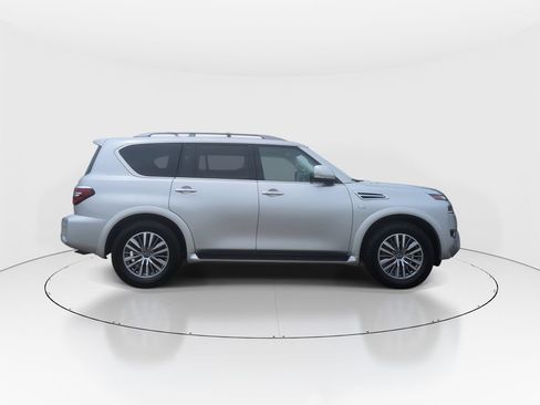 Used 2022 Nissan Armada SL w/ Captain's Chairs Package AWD/4WD image 9