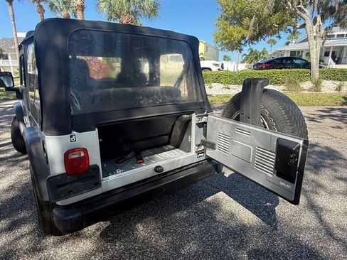 Used 2004 Jeep Wrangler X w/ Full Face Tire & Wheel Group AWD/4WD image 17