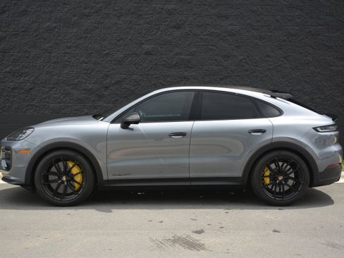 Certified 2026 Porsche Cayenne Turbo GT AWD/4WD image 2
