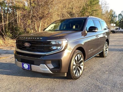 New 2026 Ford Expedition Platinum w/ Driver's Package AWD/4WD image 3