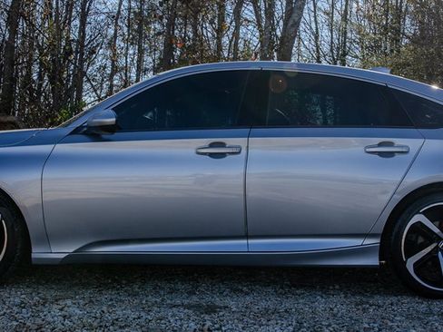 Used 2019 Honda Accord Sport image 2
