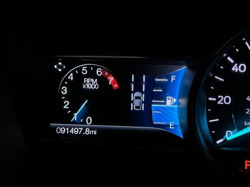 Used 2019 Ford Explorer Sport image 18