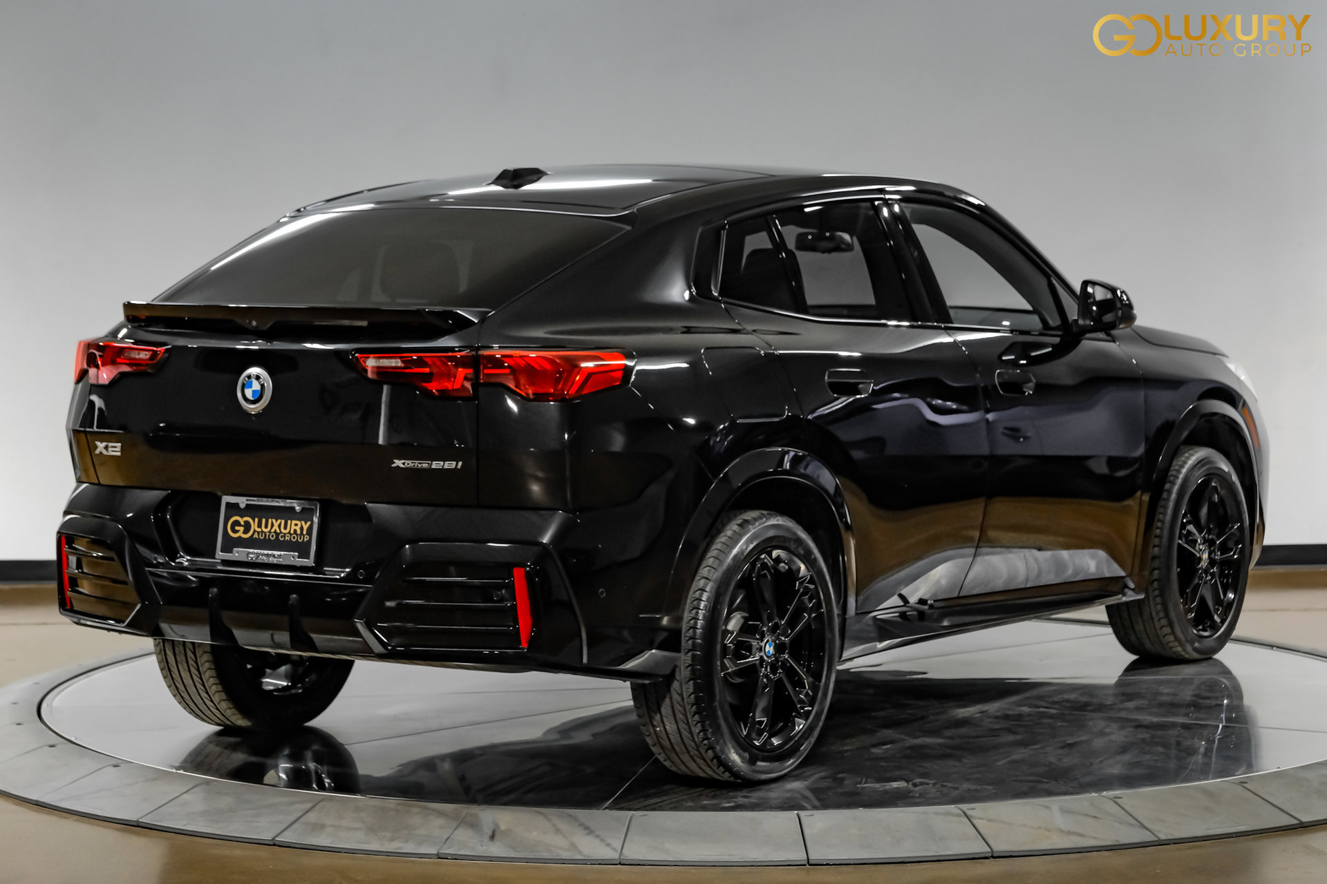 Used 2026 BMW X2 xDrive28i AWD/4WD image 9