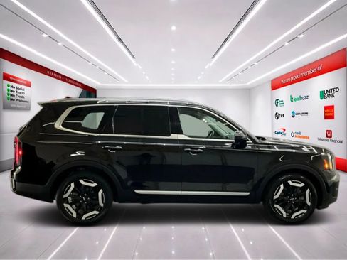 Used 2024 Kia Telluride EX AWD/4WD image 9