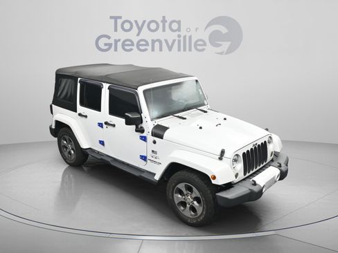Used 2016 Jeep Wrangler Unlimited Sahara w/ Connectivity Group AWD/4WD image 20