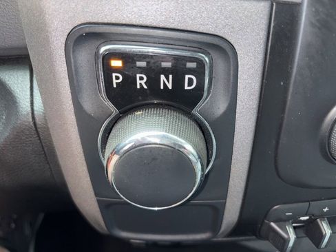 Used 2017 RAM 1500 Express RWD image 25