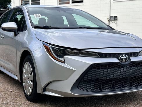 Used 2021 Toyota Corolla LE FWD image 23
