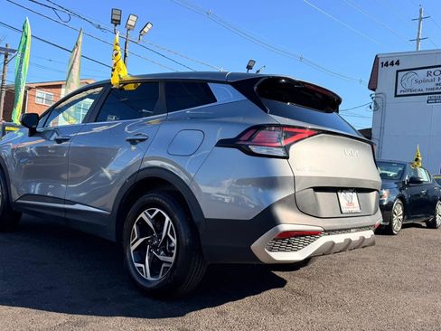 Used 2024 Kia Sportage LX image 8