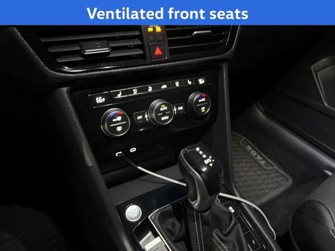 Used 2022 Volkswagen Taos SEL image 7