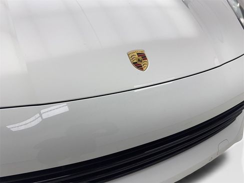 Used 2020 Porsche Cayenne w/ Premium Package image 24