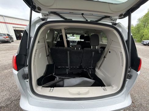 Used 2022 Chrysler Voyager LX FWD image 24